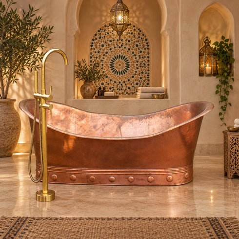 Handcrafted Vintage Freestanding Copper Bathtub with Smooth Finish