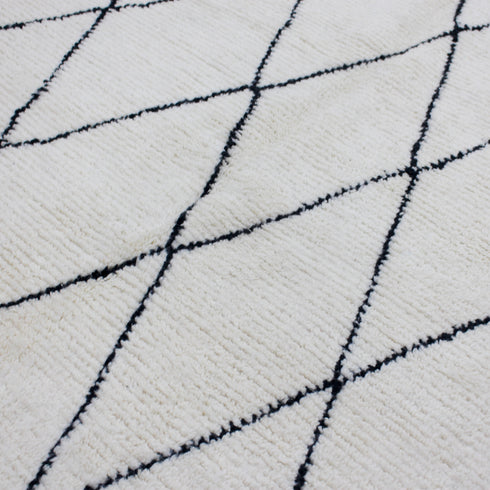 Moroccan Wool Rug, Black White Diamond Berber Rug, Handmade Beni Ourain Area Carpet, Boho Wool Rug