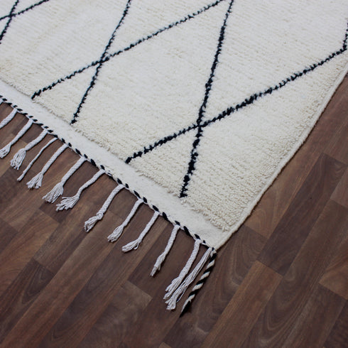 Moroccan Wool Rug, Black White Diamond Berber Rug, Handmade Beni Ourain Area Carpet, Boho Wool Rug