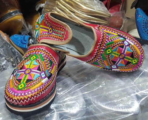 Berber Morocco Slippers, Embroidered Moroccan Babouche, unisex slippers, Amazigh Leather Loafers, Women Goatskin Mules, Durable Sheepskin