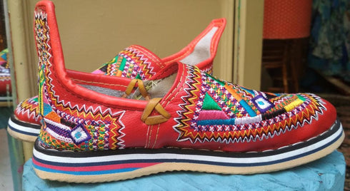 Berber Morocco Slippers, Embroidered Moroccan Babouche, unisex slippers, Amazigh Leather Loafers, Women Goatskin Mules, Durable Sheepskin