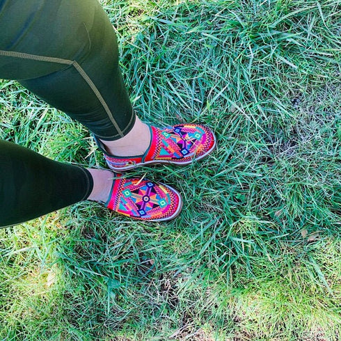 Berber Morocco Slippers, Embroidered Moroccan Babouche, unisex slippers, Amazigh Leather Loafers, Women Goatskin Mules, Durable Sheepskin