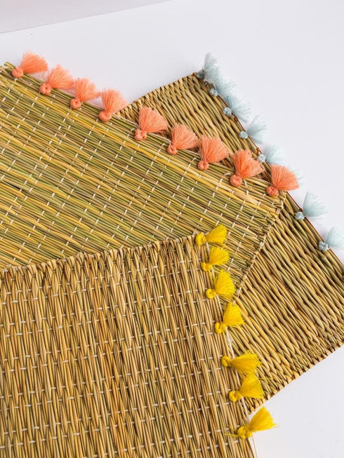 Tassel Placemat Set of 4, Handwoven Rattan Placemat, Natural Placemats, Boho Decor, Moroccan Decor, Vintage Tablemats, Rustic Placemats